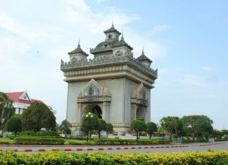 พาเที่ยวประเทศลาว EP.12 ประตูชัย นครหลวงเวียงจันทน์ ประเทศลาว